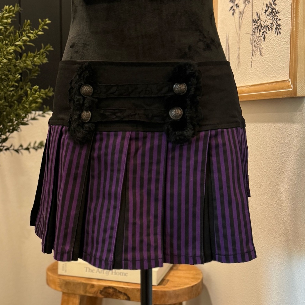 Tripp nyc pleated Y2K style purple and black skirt - Picture 6 of 13